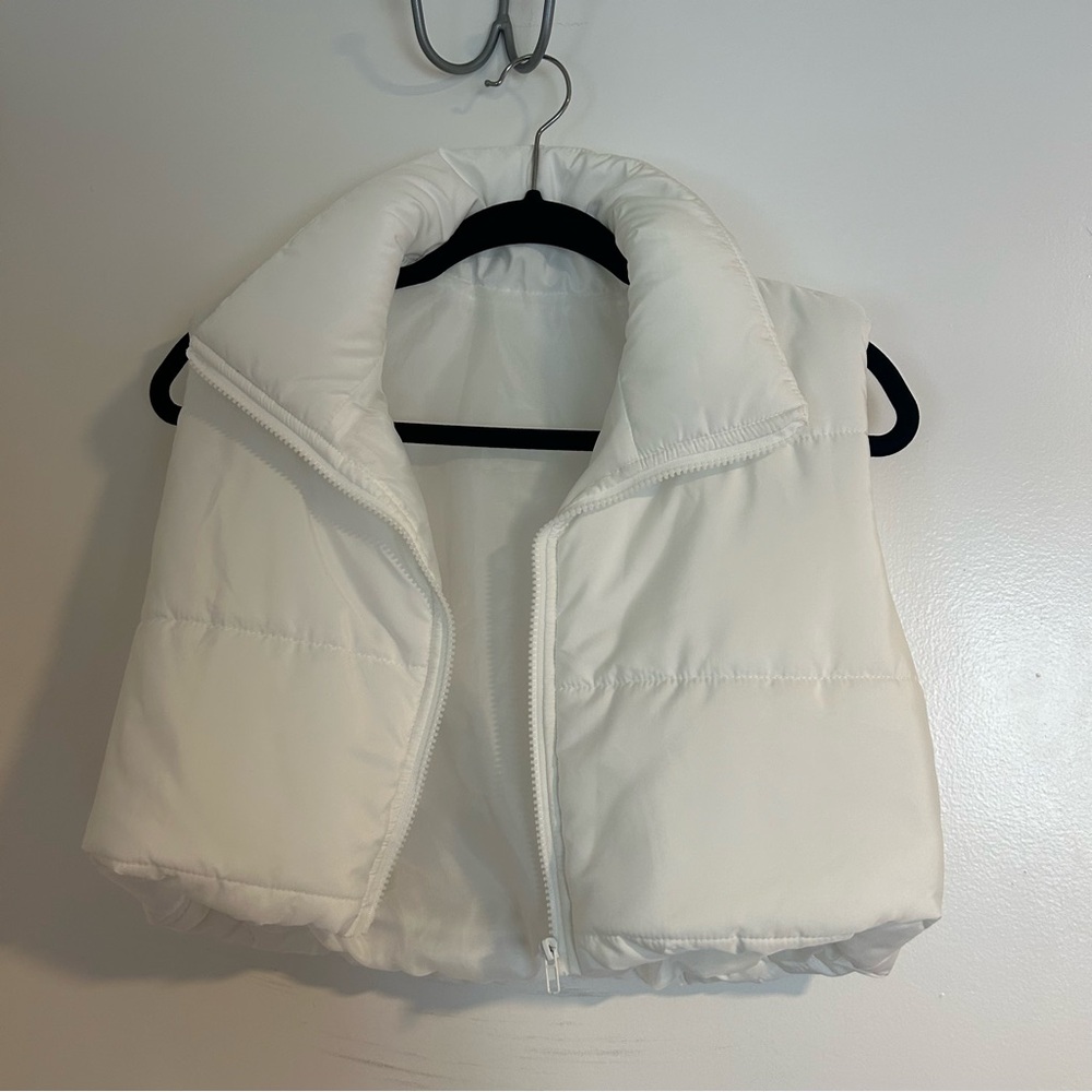 Shein White Cropped Puffer Vest